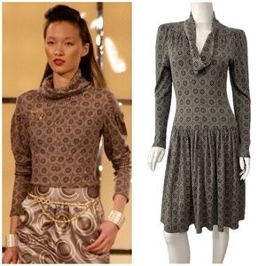 CHANEL Fall 2001 Iconic COCO-Print Jersey Bodycon Fit & Flare Wool Dress 36 6